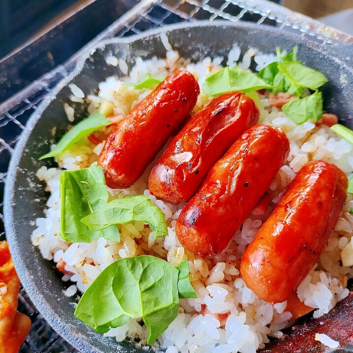BBQにガーリックウィンナー焼き飯♪